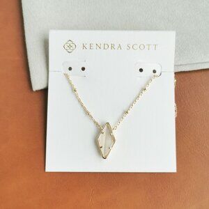 Kendra Scott Kinsley Gold Ivory Mother-of-Pearl Short Necklace Trendy